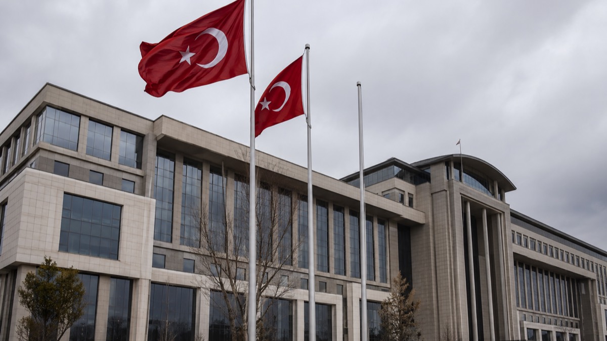 İş İnsanı Şener Pehlivan'ın Acı Sonu: Kuşadası Sahilinde Hareketsiz Bulundu